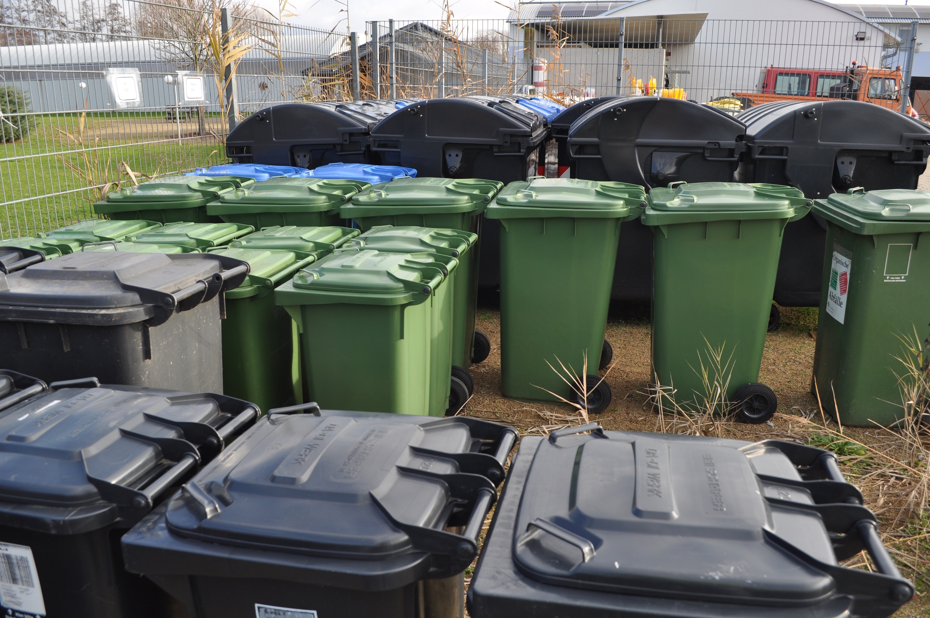 Müllgefäßlager am Bauhof