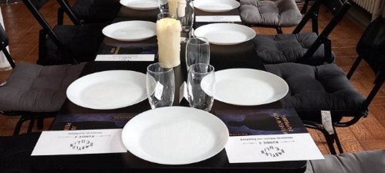 Vornehm gedeckter Tisch