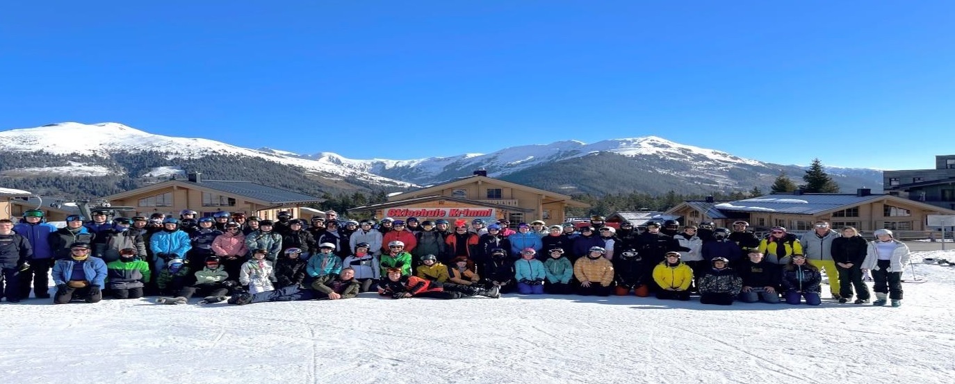 Anmeldung zur Skifreizeit 2024 - hier Gruppenbild