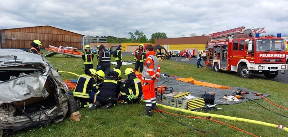 Einsatzübung auf dem Flugplatz Egelsbach