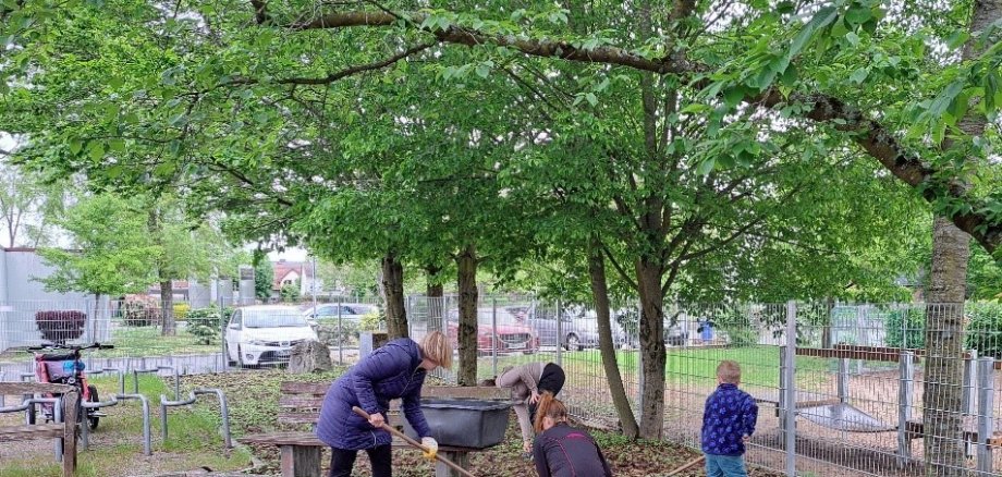 Frühjahresputz in der Kita Sandhügel