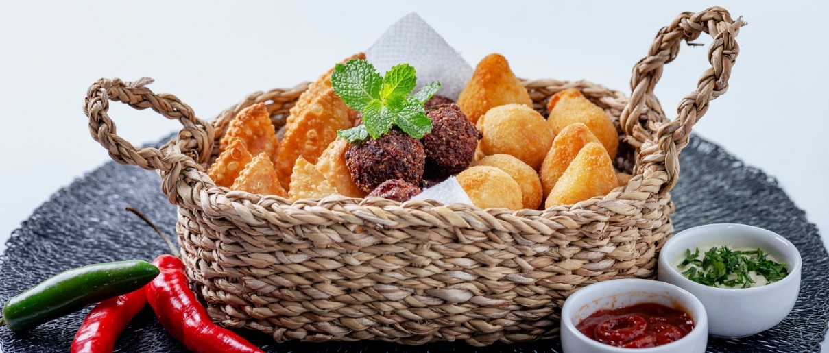 Korb mit Essen - Kochkulturabend im Juze