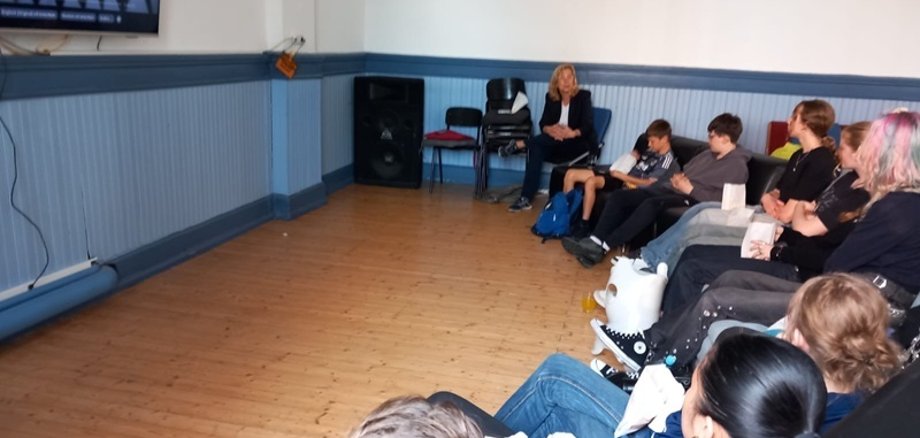 Movie-Abend Jugend erleben für Vielfalt und Toleranz im Jugendzentrum Erzhausen