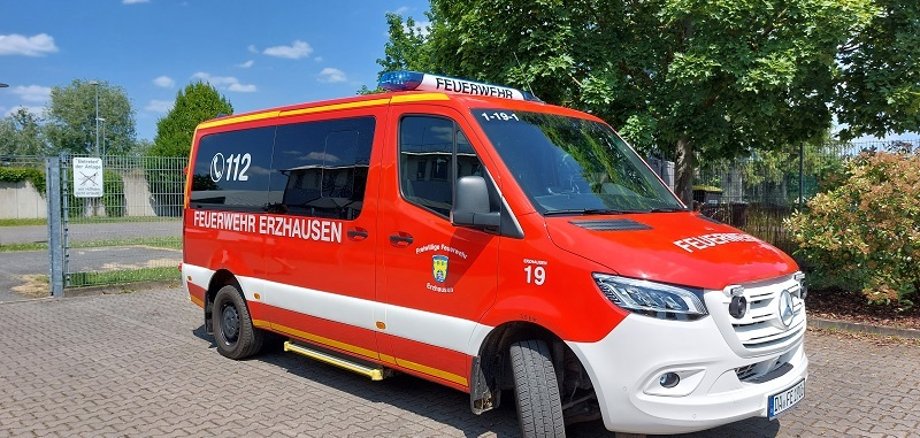 Mannschaftstransportfahrzeug der Feuerwehr Erzhausen