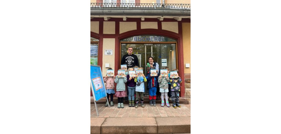 „Vorlesen schafft Zukunft“ – Bundesweiter Vorlesetag - Kinder der Kita Kiefernweg